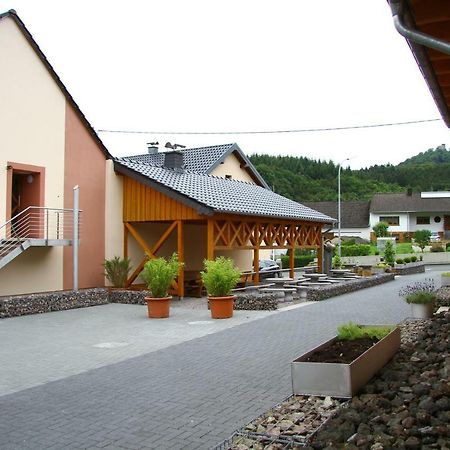 Bistro Im Ring Acomodação com café da manhã Quiddelbach Exterior foto