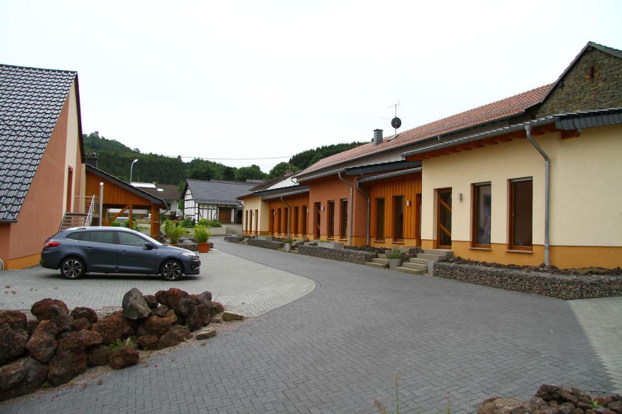 Bistro Im Ring Acomodação com café da manhã Quiddelbach Exterior foto