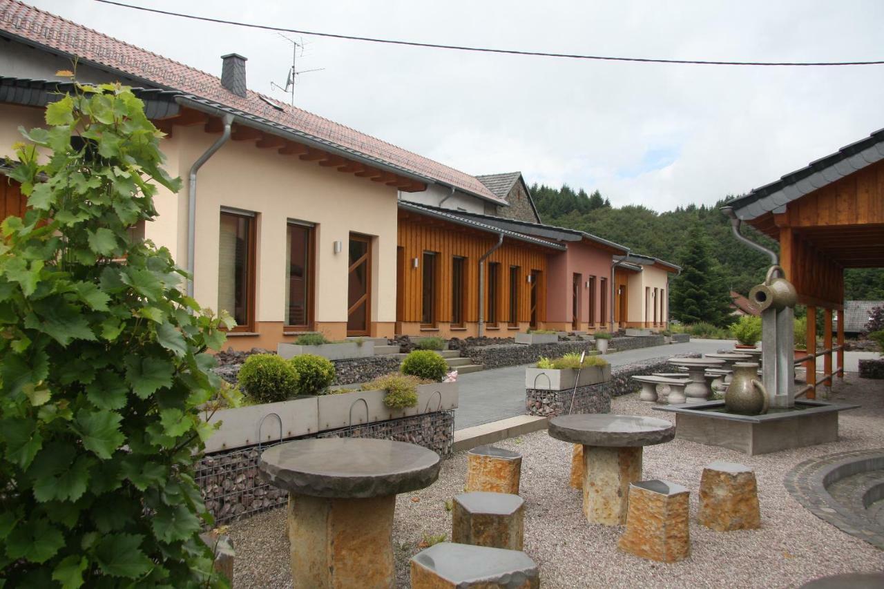 Bistro Im Ring Acomodação com café da manhã Quiddelbach Exterior foto